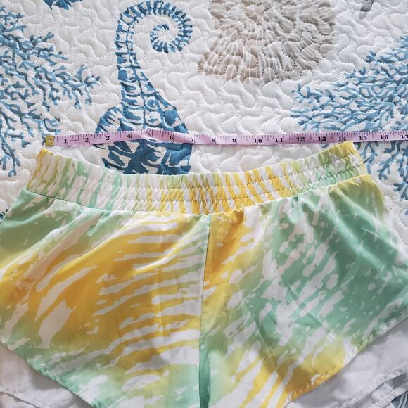 Fabletics Latrice Short Yellow Green Tie Dye Print Shorts Womens Medium Athletic - Picture 11 of 16